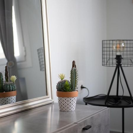 Newly Renovated Cozy Studio Downtown Atena Exterior foto